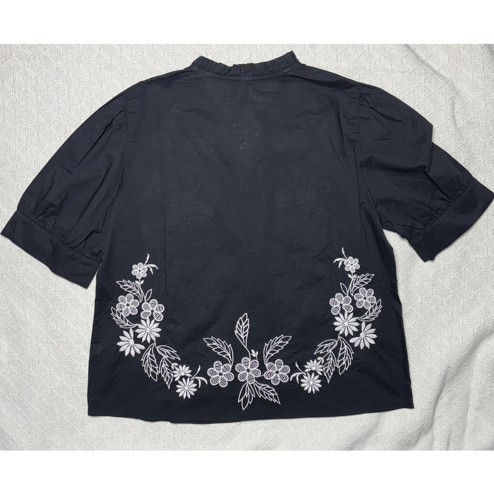 NWT Calypso St Barth Black & White Floral Embroidered Button Up Top Size Med - Picture 4 of 4